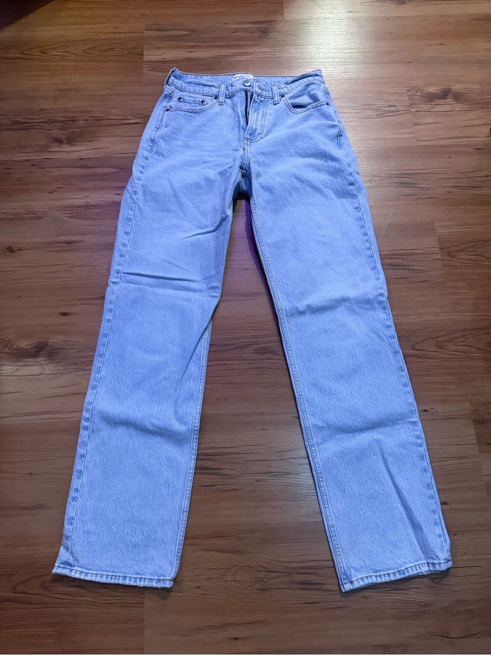 Abercrombie & Fitch low rise curve love 24